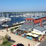 Am Rundsteg 2